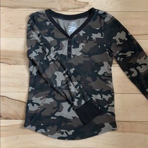 Camo Longsleeve.